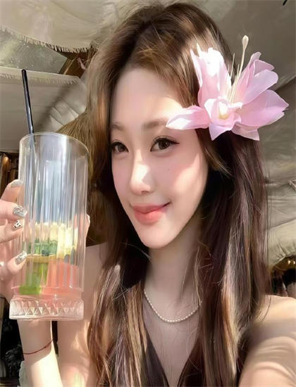 神侠闹金銮象征隐喻易懂解析深刻反思的：符号意义与深层寓意探讨